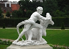 Skulpturen im Schlossgarten von Belvedere